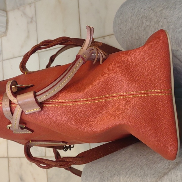 Dooney and Bourke large pebble leather orange tote bag - Picture 15 of 15